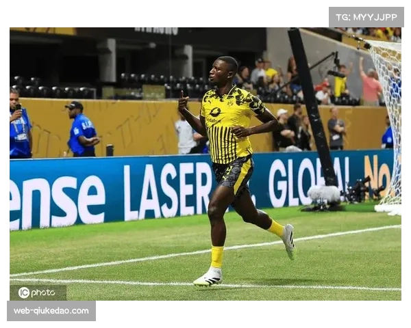 吉拉西爆射被扑，拜尔补射破门，多特蒙德扩大领先优势