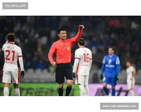 金哨李海新执裁表现获认可，周飞获金旗